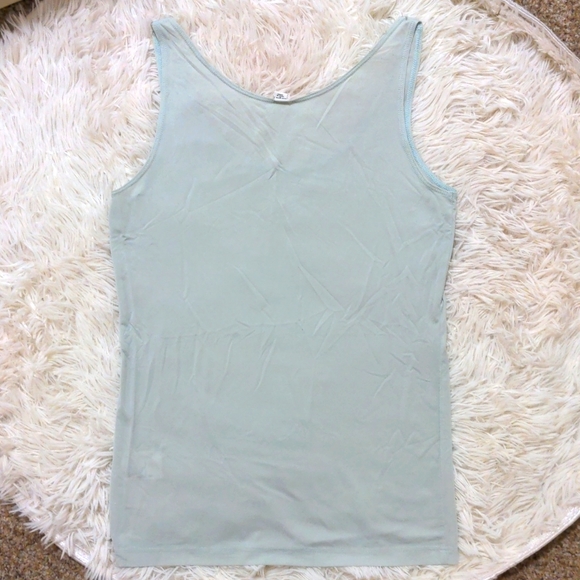 Uniqlo AIRism Sleeveless Tank top in mint green - Picture 2 of 2